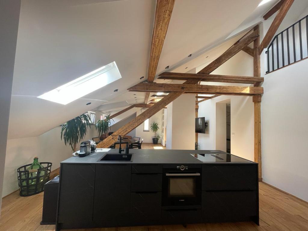 Split Rooftop Loft Exterior photo
