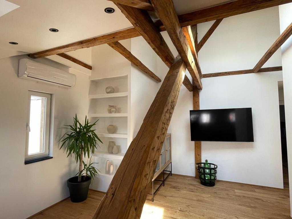 Split Rooftop Loft Exterior photo